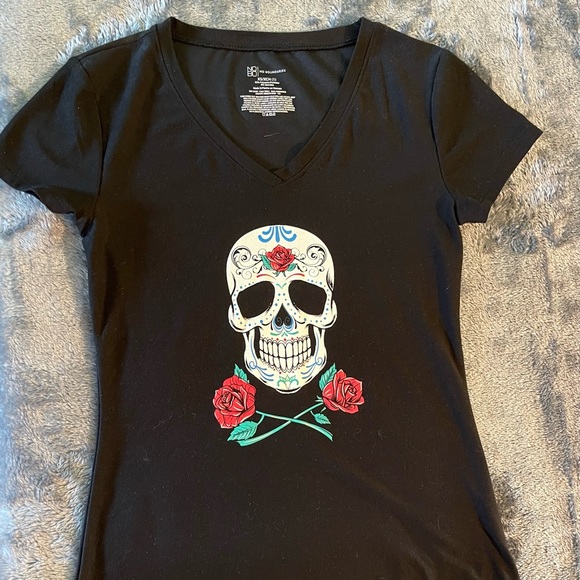 NO BOUNDARIES SKULL BLACK TSHIRT EXTRA SMALL - Picture 2 of 5